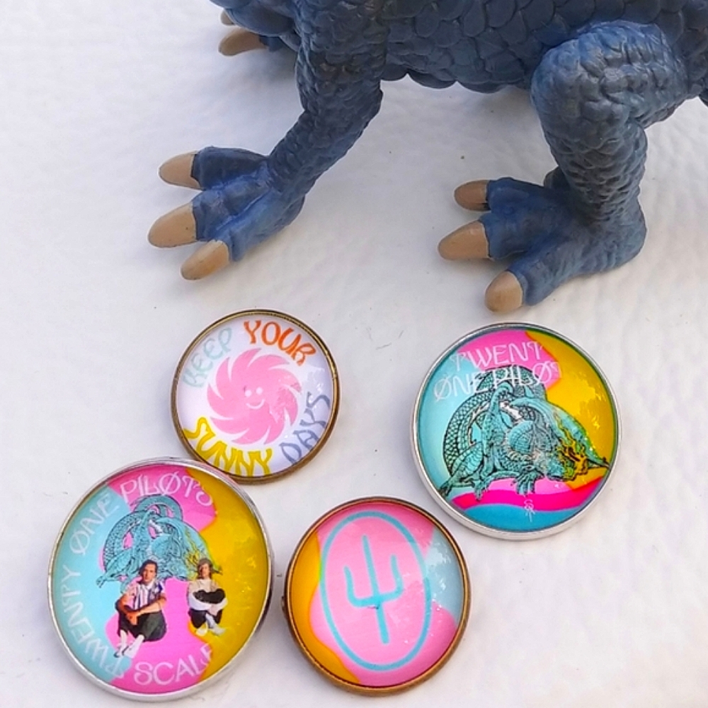 5 Twenty One Pilots Scaled Icy Glass Dome Button Badge + Level of Concer…